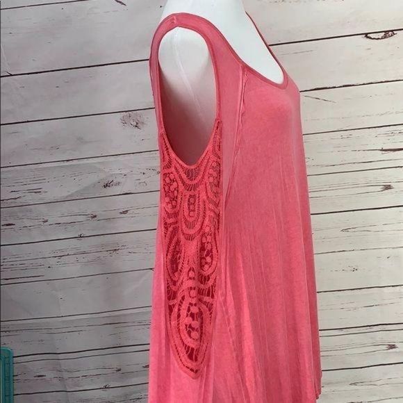 Bobbie Brooks Woman Faded‎ Red Embroidered Cold Shoulder Ombre Tunic Top Size 1X - Picture 4 of 8